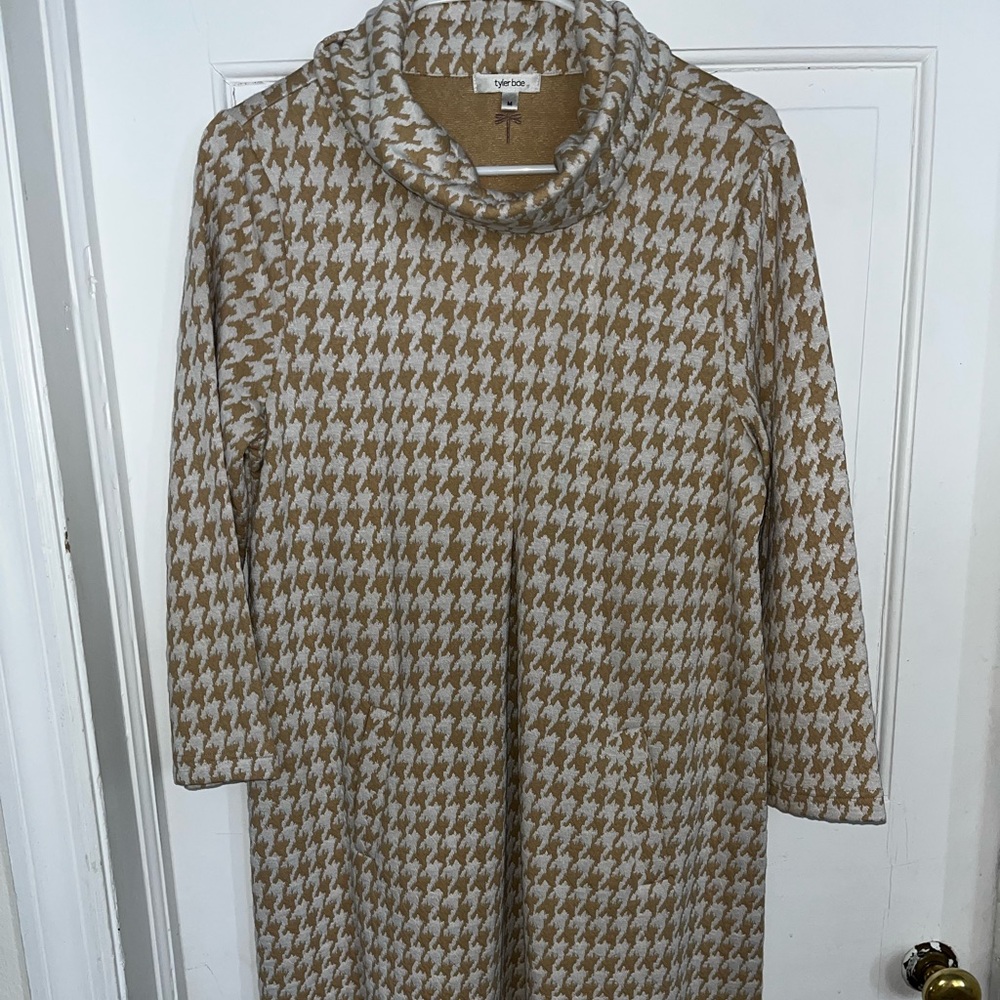Tyler Boe Dress. Cream/Tan color. Size Medium.